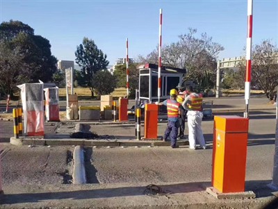 ¿Cuáles son las clasificaciones de los sistemas de estacionamiento inteligentes?