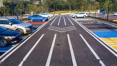 La construcción de ciudades inteligentes y la gestión inteligente del aparcamiento están estrecha...